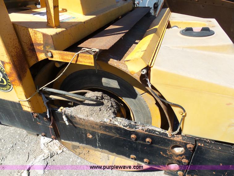 image for item G3752 Hyster C766B vibratory double drum roller