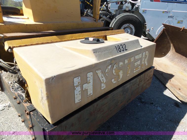 image for item G3752 Hyster C766B vibratory double drum roller