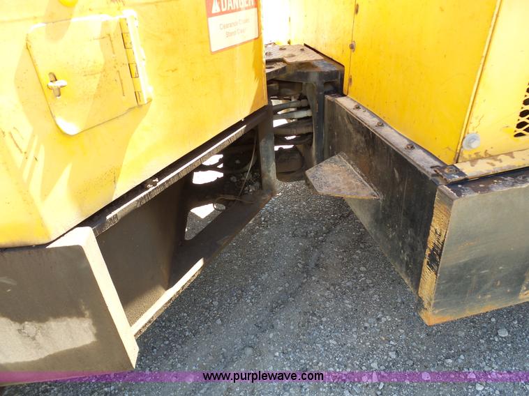 image for item G3752 Hyster C766B vibratory double drum roller