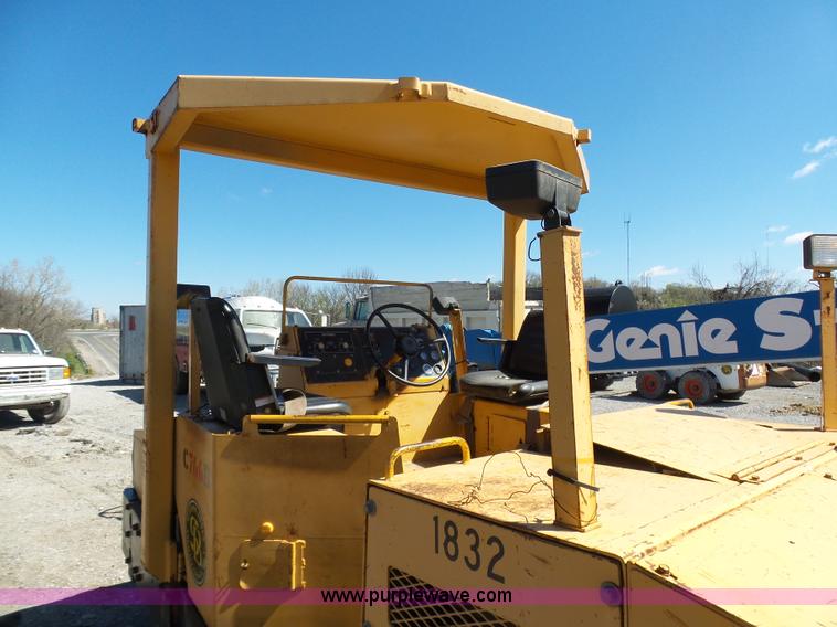 image for item G3752 Hyster C766B vibratory double drum roller