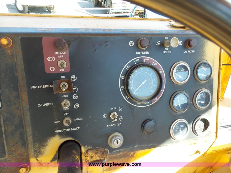 image for item G3752 Hyster C766B vibratory double drum roller