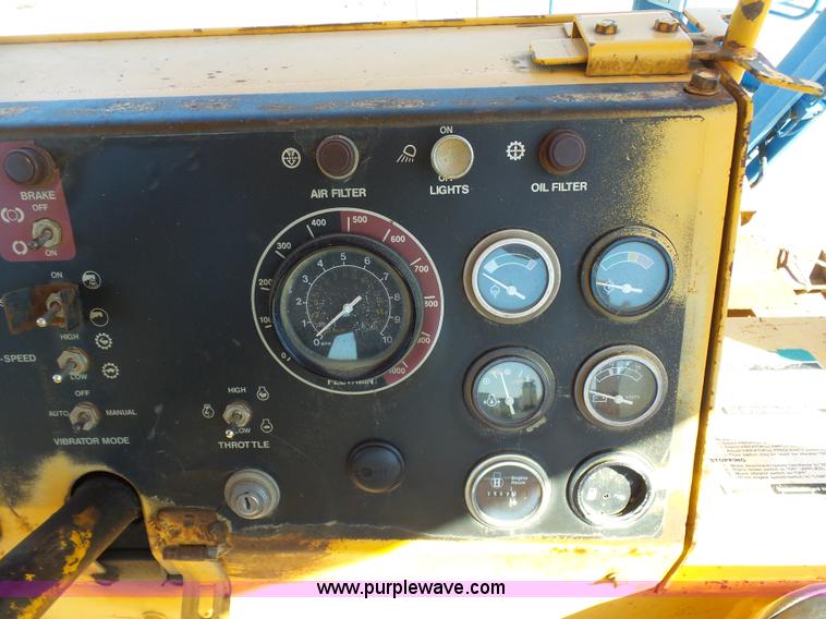 image for item G3752 Hyster C766B vibratory double drum roller