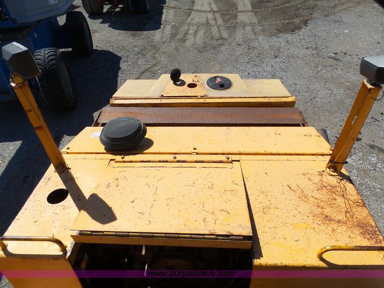 image for item G3752 Hyster C766B vibratory double drum roller