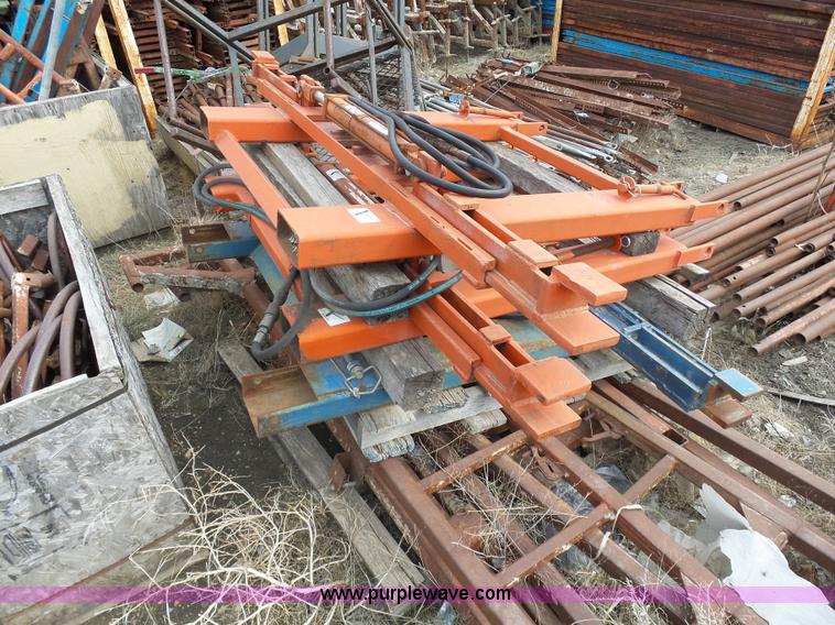 image for item J1668 Assorted masonry scaffolding