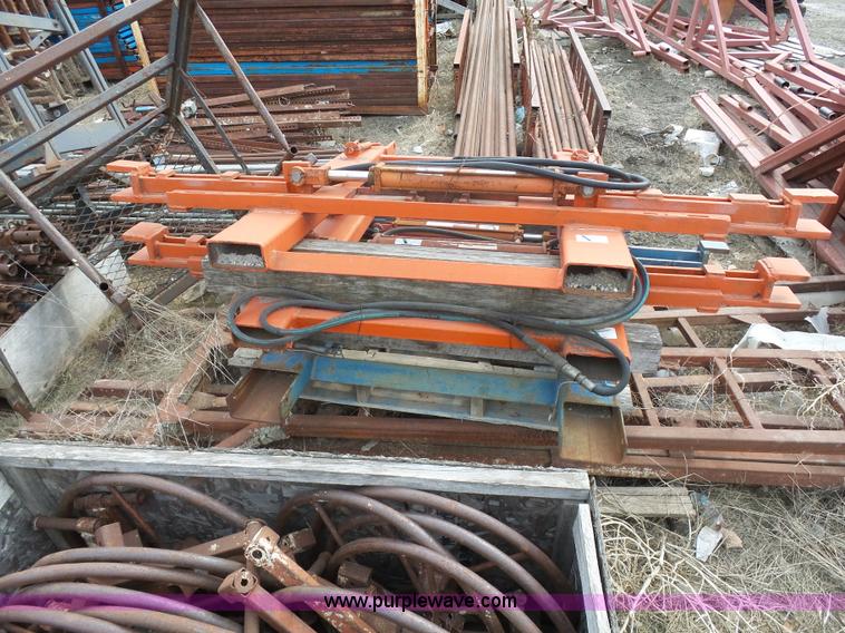 image for item J1668 Assorted masonry scaffolding