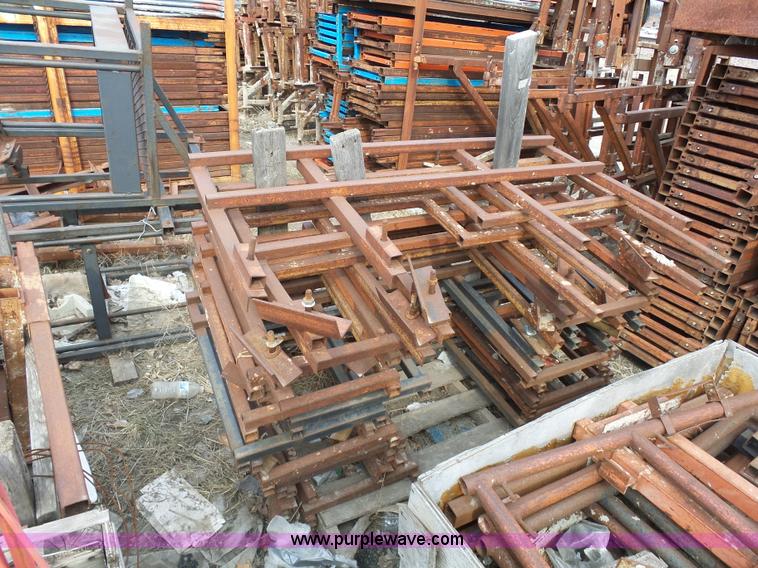 image for item J1668 Assorted masonry scaffolding