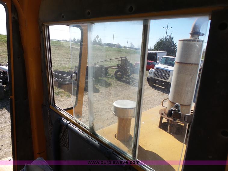 image for item J4981 Kobelco LK700A wheel loader