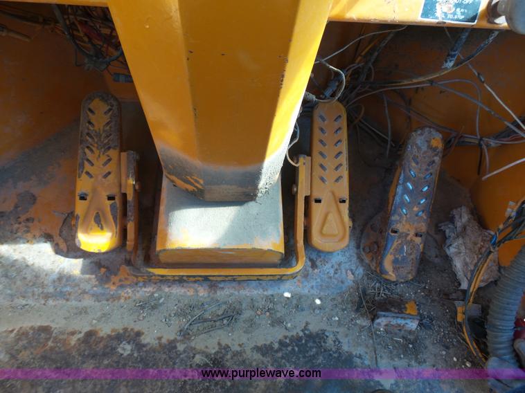 image for item J4981 Kobelco LK700A wheel loader
