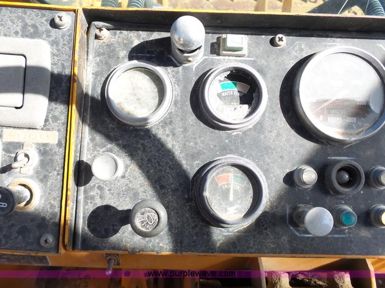 image for item J4981 Kobelco LK700A wheel loader