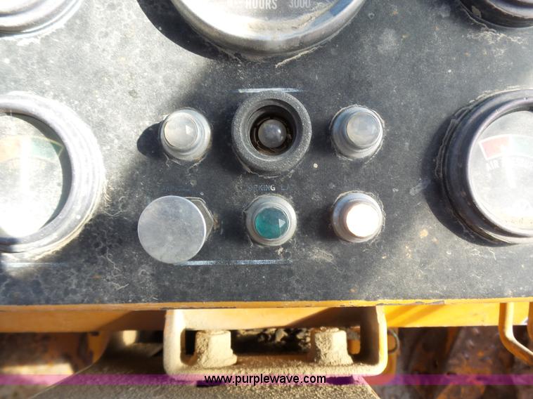 image for item J4981 Kobelco LK700A wheel loader