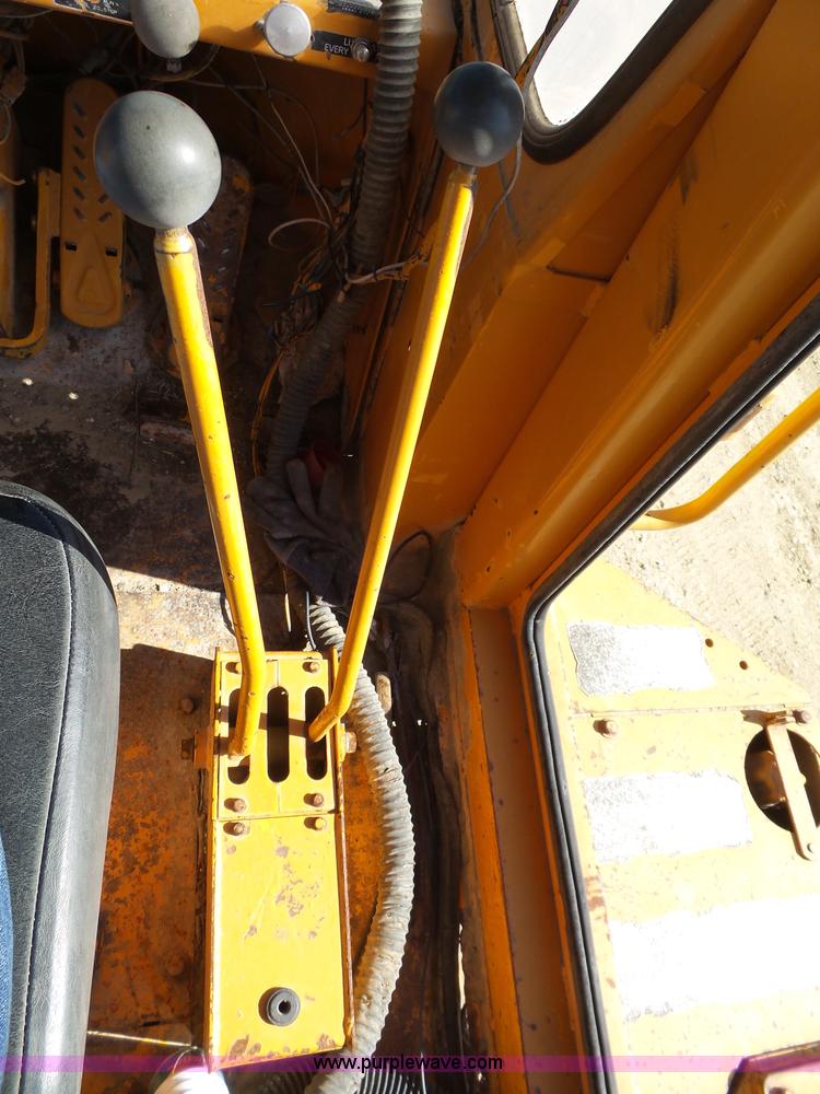 image for item J4981 Kobelco LK700A wheel loader