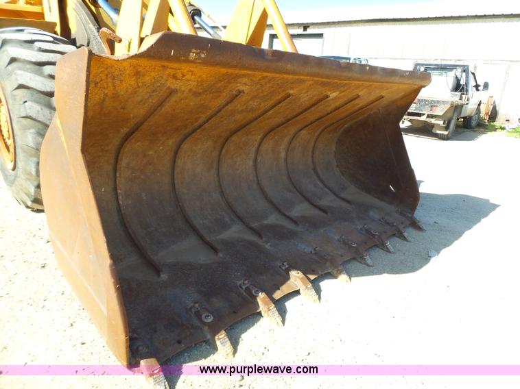 image for item J4981 Kobelco LK700A wheel loader