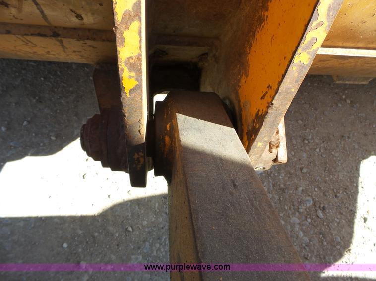 image for item J4981 Kobelco LK700A wheel loader