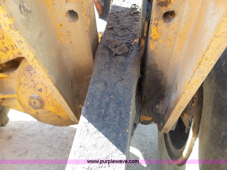 image for item J4981 Kobelco LK700A wheel loader