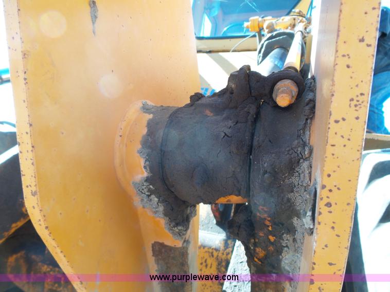 image for item J4981 Kobelco LK700A wheel loader