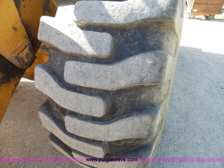image for item J4981 Kobelco LK700A wheel loader