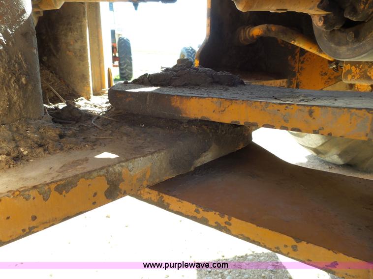 image for item J4981 Kobelco LK700A wheel loader