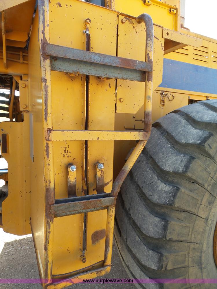 image for item J4981 Kobelco LK700A wheel loader