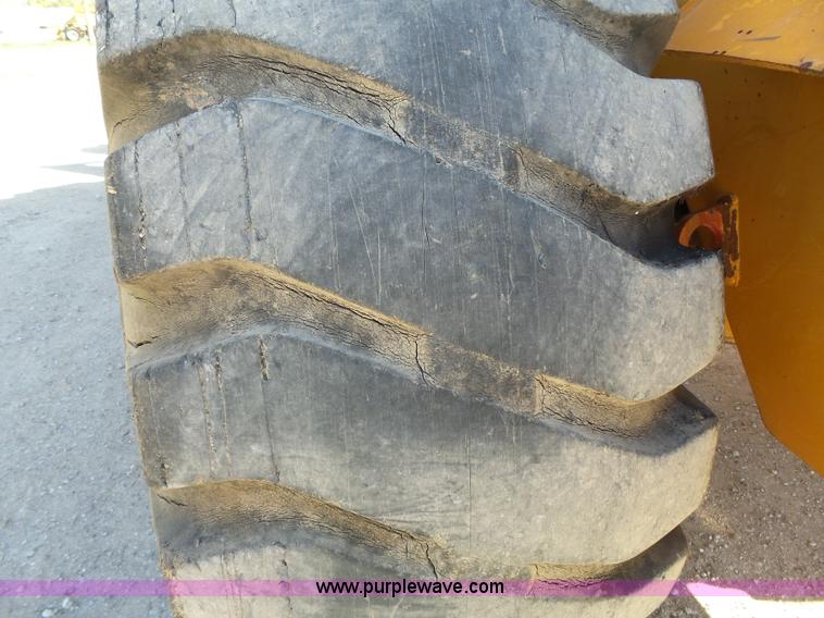 image for item J4981 Kobelco LK700A wheel loader