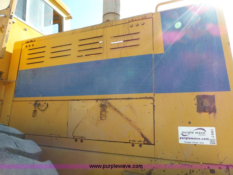 image for item J4981 Kobelco LK700A wheel loader