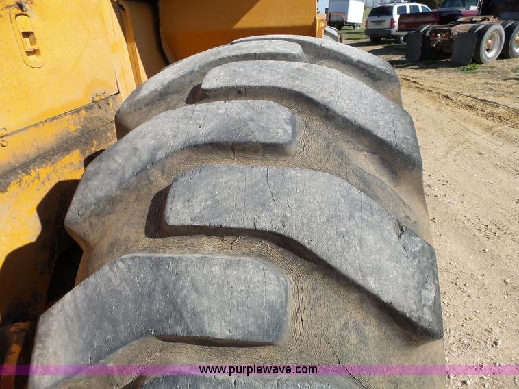 image for item J4981 Kobelco LK700A wheel loader