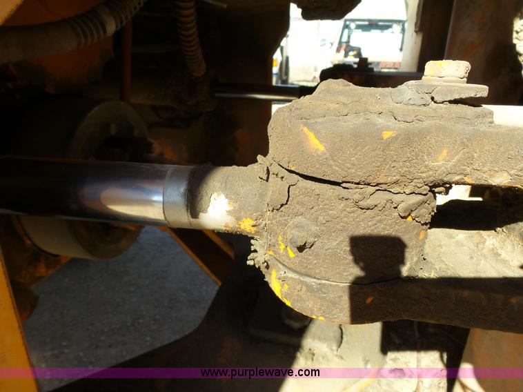 image for item J4981 Kobelco LK700A wheel loader