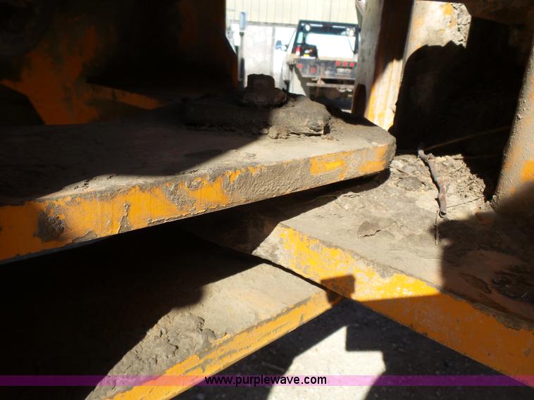 image for item J4981 Kobelco LK700A wheel loader