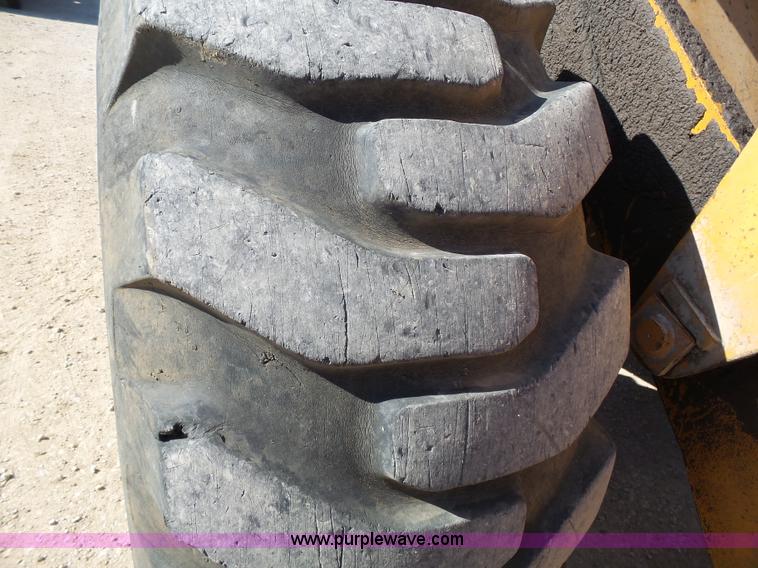 image for item J4981 Kobelco LK700A wheel loader