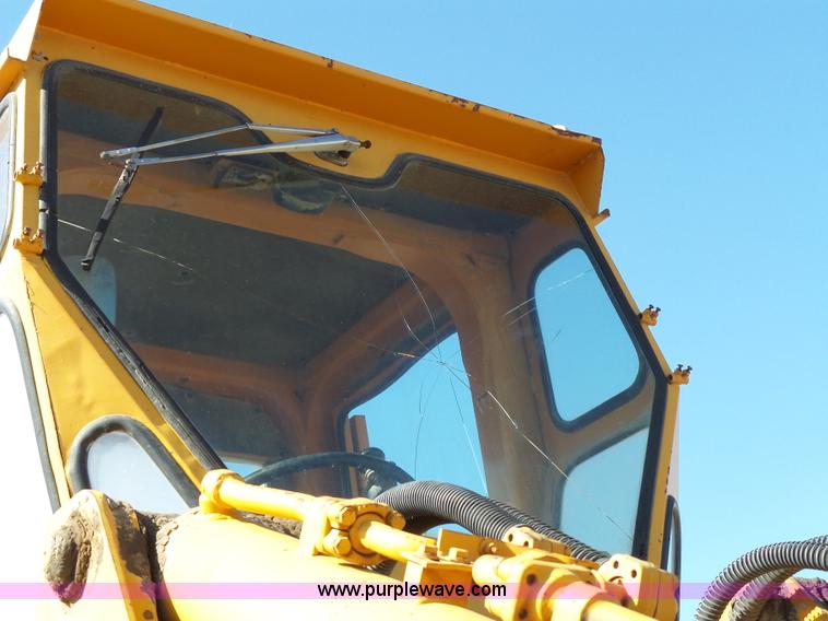 image for item J4981 Kobelco LK700A wheel loader
