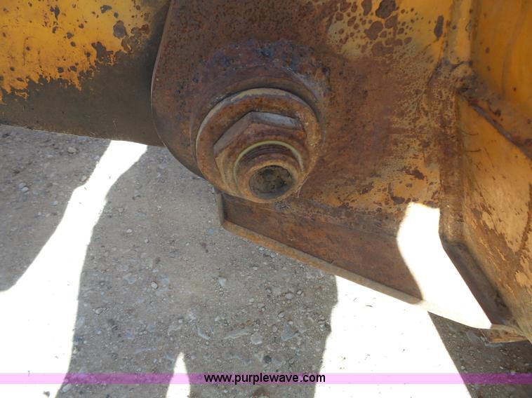 image for item J4981 Kobelco LK700A wheel loader