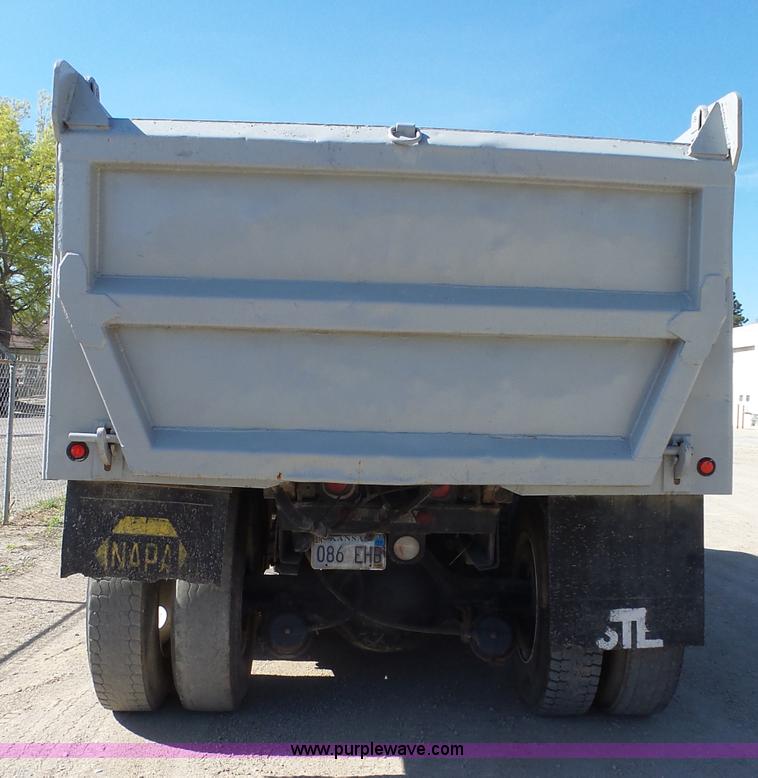image for item J4985 1986 International F1954 dump truck