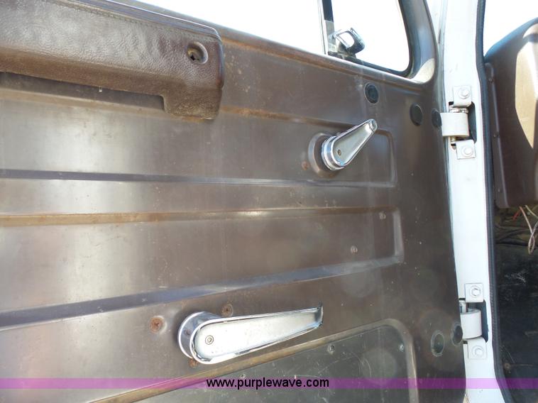 image for item J4985 1986 International F1954 dump truck