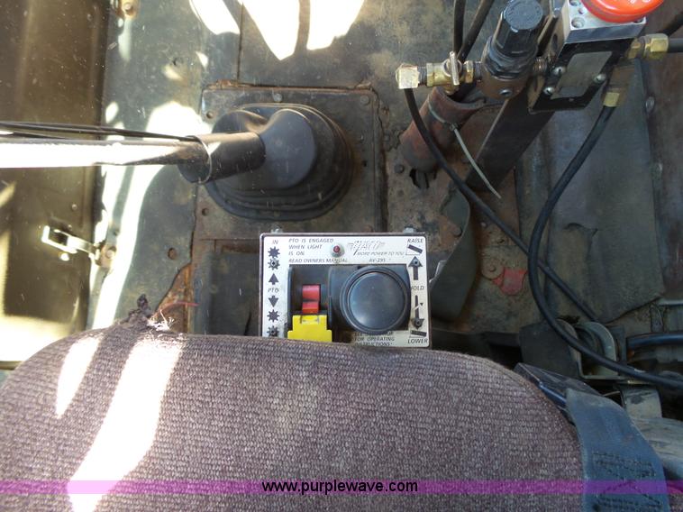 image for item J4985 1986 International F1954 dump truck