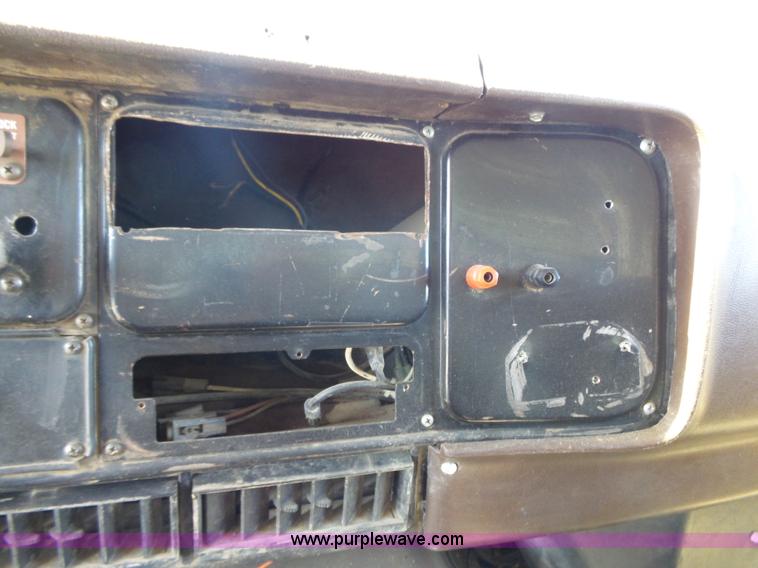 image for item J4985 1986 International F1954 dump truck