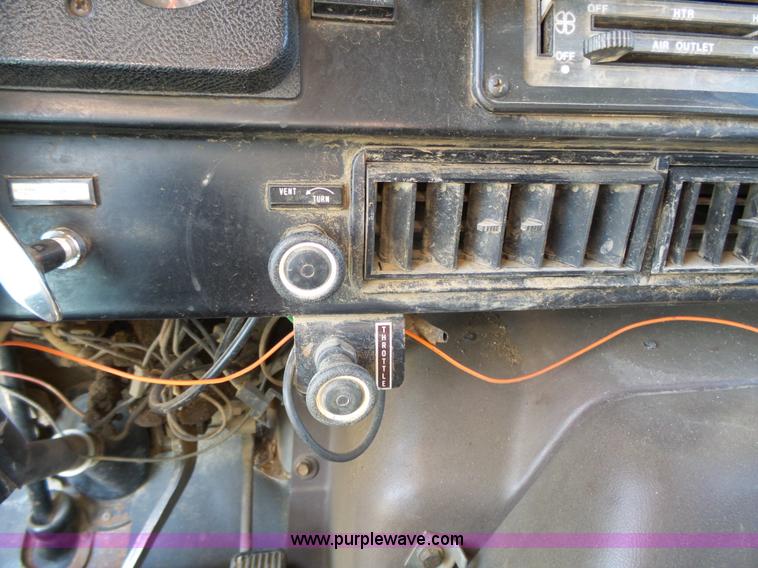 image for item J4985 1986 International F1954 dump truck