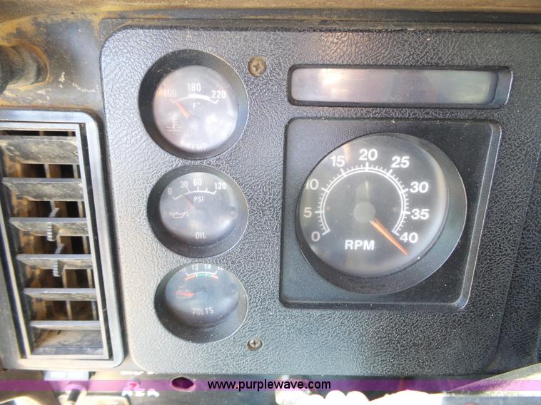 image for item J4985 1986 International F1954 dump truck