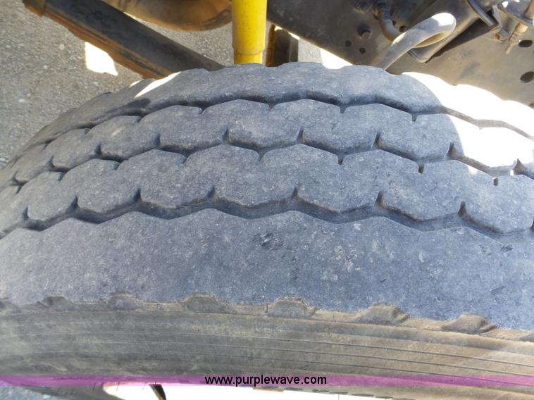 image for item J4985 1986 International F1954 dump truck