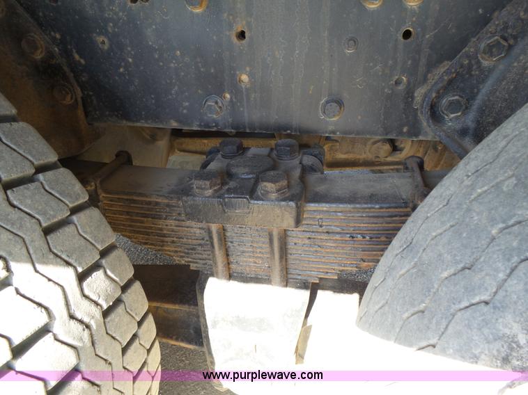 image for item J4985 1986 International F1954 dump truck