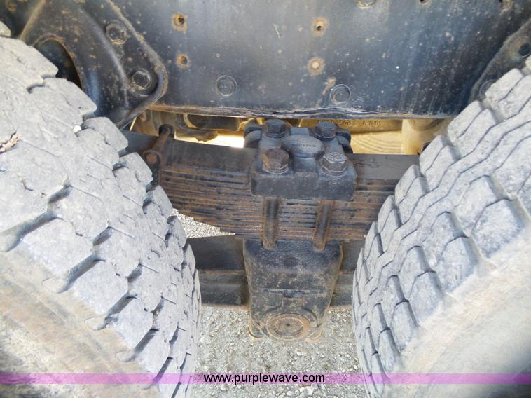 image for item J4985 1986 International F1954 dump truck