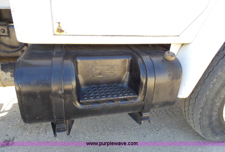 image for item J4985 1986 International F1954 dump truck