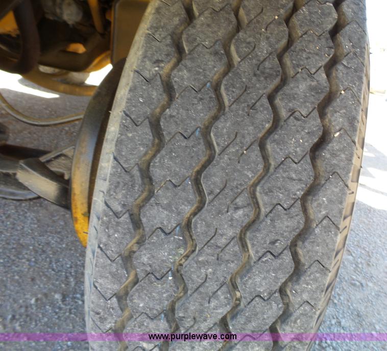 image for item J4987 1998 Broderson MH42-B Hammer-Hydra pavement breaker