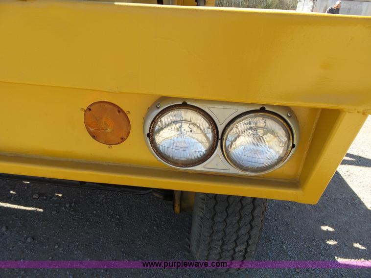 image for item J4987 1998 Broderson MH42-B Hammer-Hydra pavement breaker