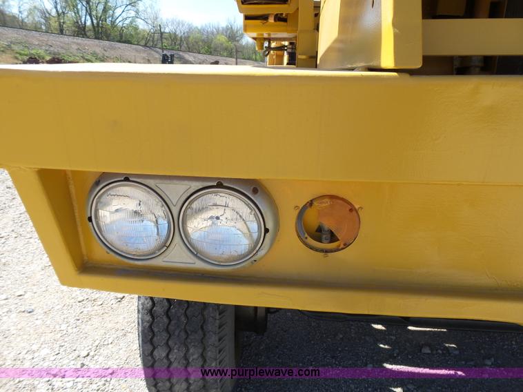 image for item J4987 1998 Broderson MH42-B Hammer-Hydra pavement breaker