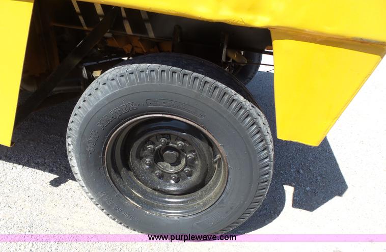 image for item J4987 1998 Broderson MH42-B Hammer-Hydra pavement breaker