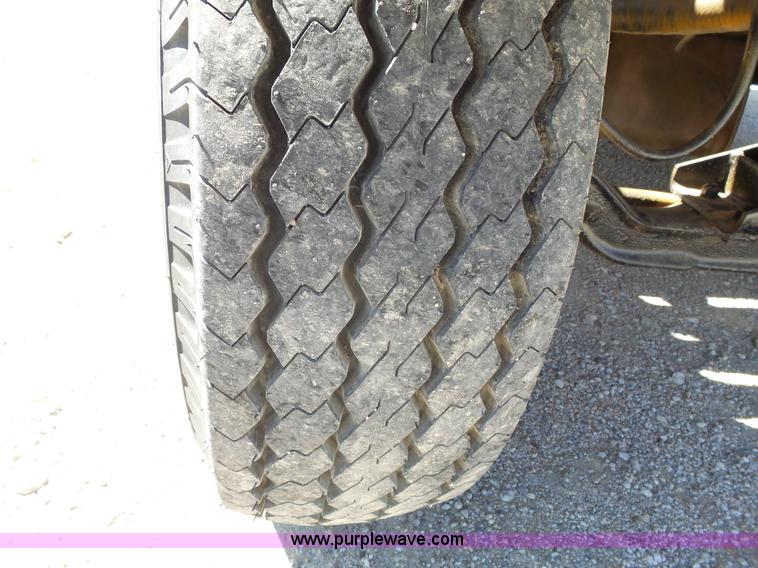 image for item J4987 1998 Broderson MH42-B Hammer-Hydra pavement breaker