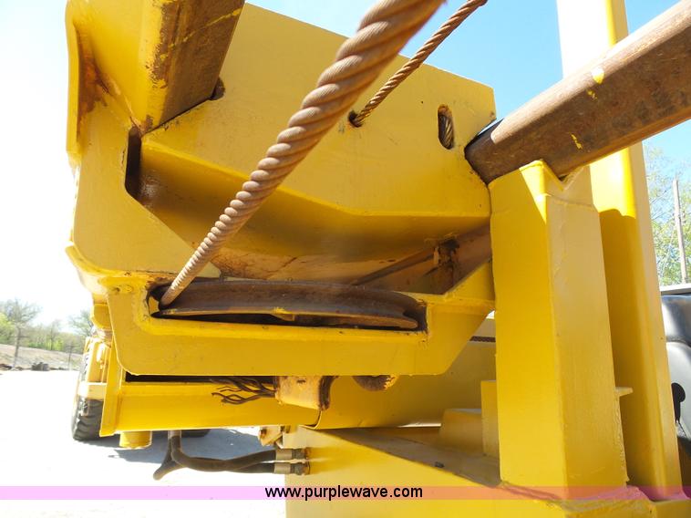 image for item J4987 1998 Broderson MH42-B Hammer-Hydra pavement breaker