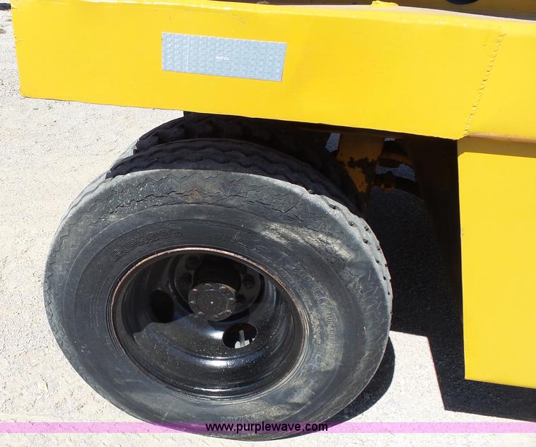 image for item J4987 1998 Broderson MH42-B Hammer-Hydra pavement breaker