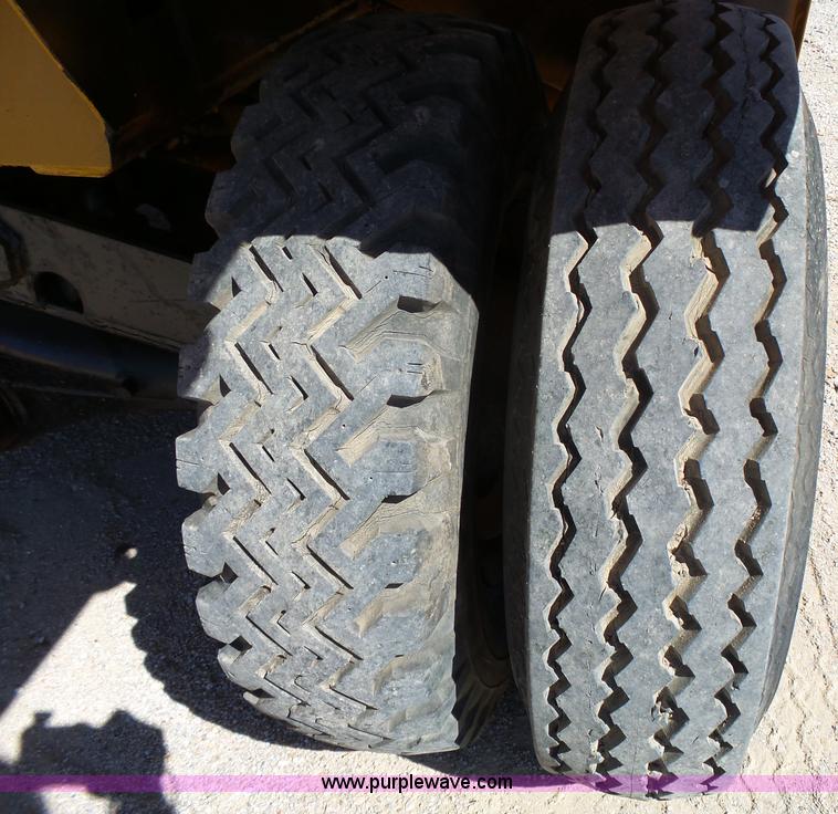 image for item J4987 1998 Broderson MH42-B Hammer-Hydra pavement breaker