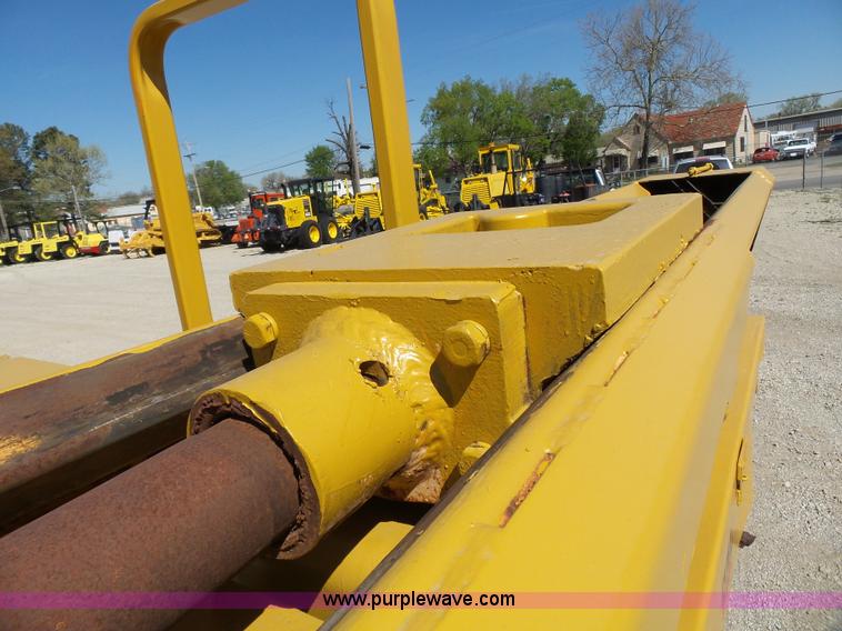 image for item J4987 1998 Broderson MH42-B Hammer-Hydra pavement breaker