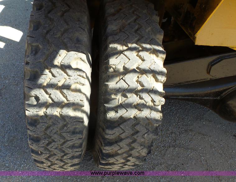 image for item J4987 1998 Broderson MH42-B Hammer-Hydra pavement breaker